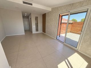 Apartament a Calle Mares de la Plaça de Maig
