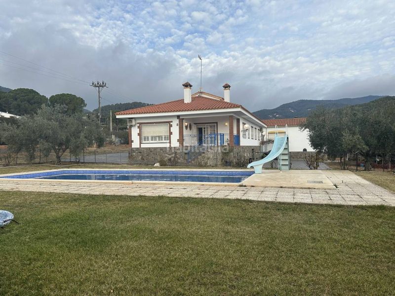 Foto 8dd6f522-f534-47a5-8e68-9bdde337e878. Casa amb calefacció aparcament piscina a Sentmenat