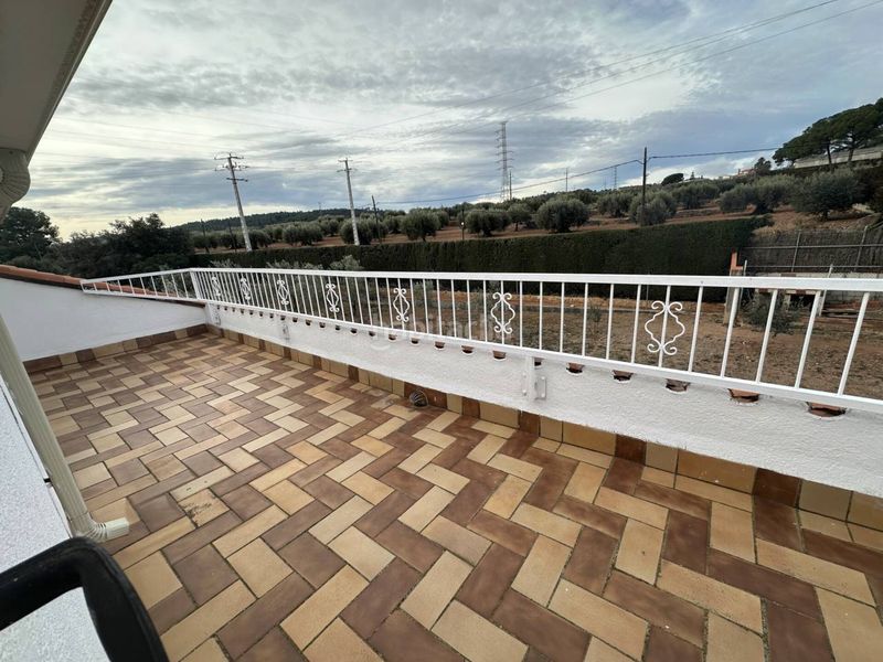 Foto a2b23798-a0f2-46ab-bbec-03bd1aec3e0e. Casa amb calefacció aparcament piscina a Sentmenat