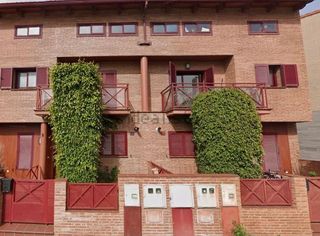 Casa adossada  Calle josep tarradellas-puig. Vivienda en venta en el vendrell