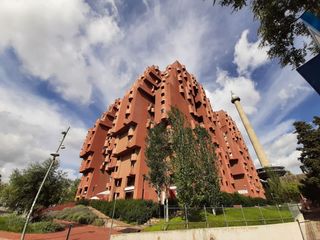 Flat  Carretera reial. Piso en venta actualmente alquilado
