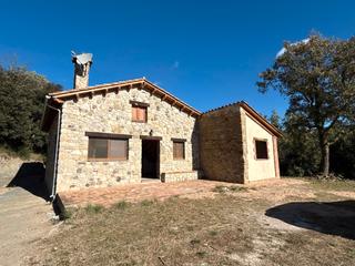 Mas à Planes d´Hostoles (Les). Masía de piedra totalmente restaurada en finca rustica de 25 hec