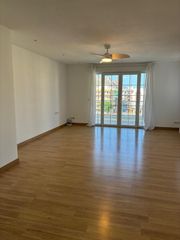 Affitto Piccolo appartamento  Avenida de lepanto. Exclusivo apartamento a pocos metros de la playa del puerto de j