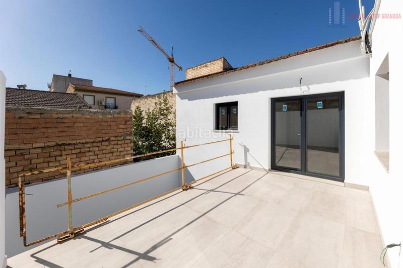 Foto d5bbfdb7-2c9a-44ea-b3f9-5a50a39697dc. Haus mit parking in Poniente Armilla