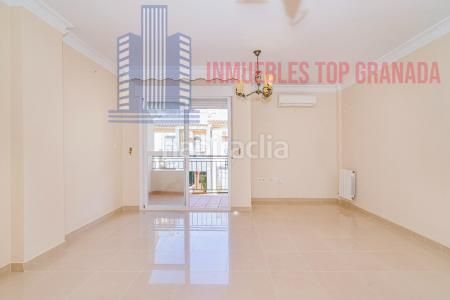 Foto 4de03aaf-3d4e-4b95-b882-852565b229a5. Flat with heating in Atarfe