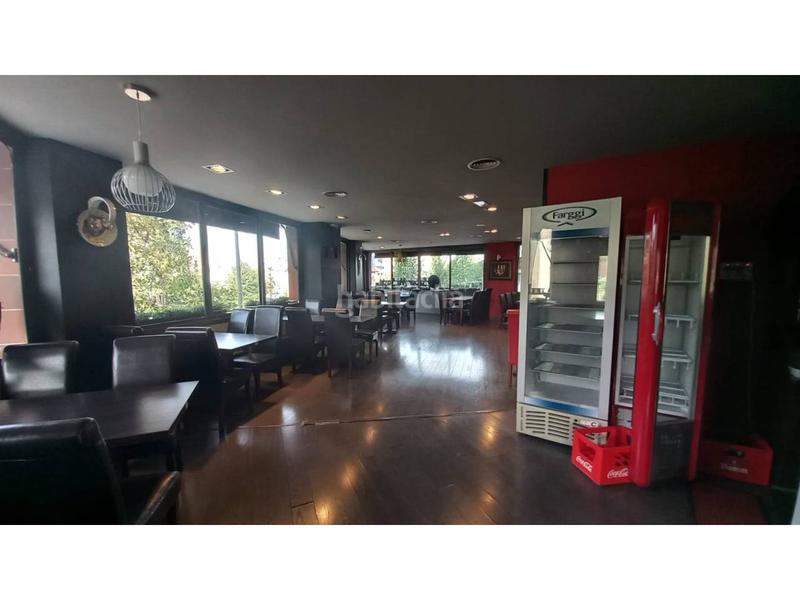 Foto 08dbc10f-98d3-4a92-a4fa-a6b671d7bab2. Locale commerciale in josep carner 1 in Font Verda Granollers