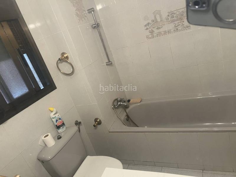 Foto 7e4a6c21-0565-4821-83e7-b48efa716afd. Semi detached house with heating in Canovelles