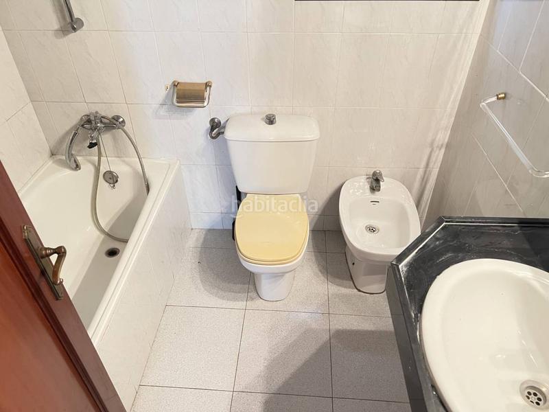 Foto 80b686ec-6e15-48e2-b005-8e4c2840e4cf. Semi detached house with heating in Canovelles