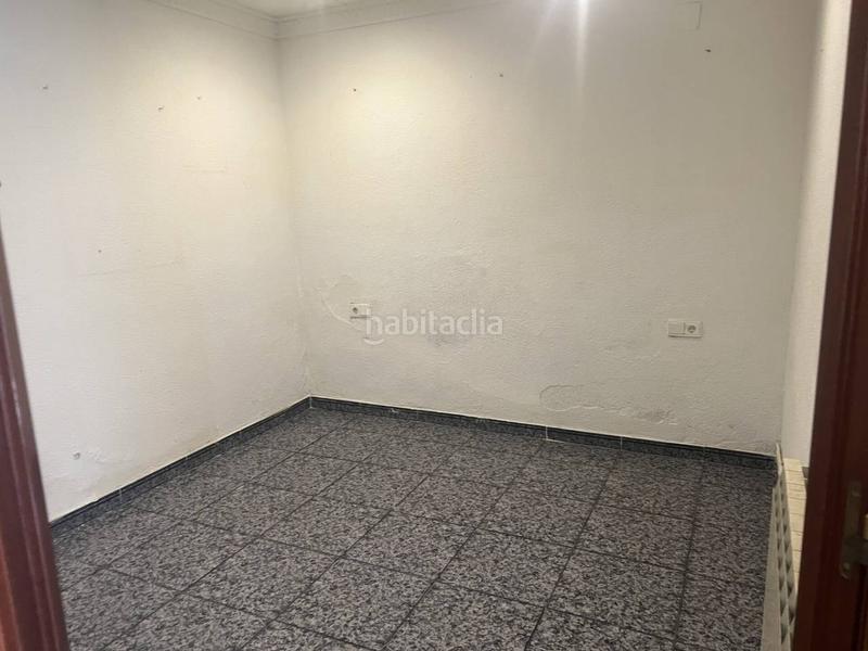 Foto b131ddbd-a744-4b14-afc7-4628fde95210. Semi detached house with heating in Canovelles