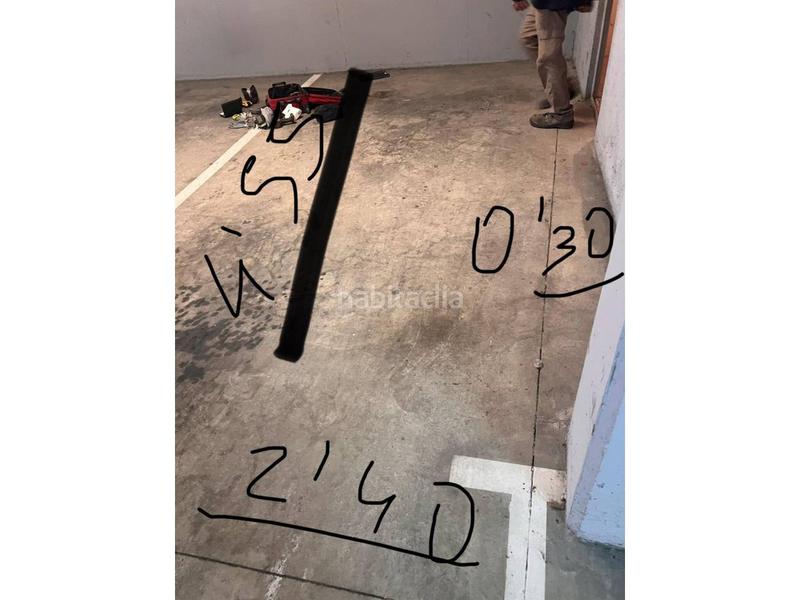 Foto ce3fbfde-fb84-4c04-a9ae-75b8104e36ca. Autoparkplatz in illes medes 24-26 in Franqueses del Vallès (Les)