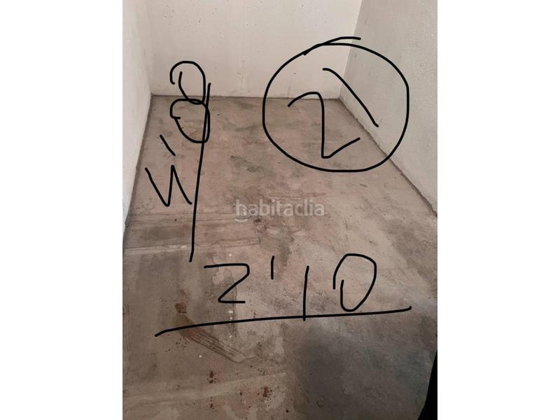 Foto db104995-9aa0-4ce6-a2f9-6756569182fc. Autoparkplatz in illes medes 24-26 in Franqueses del Vallès (Les)