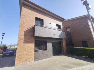 Haus in Calle can tabola 23j. Casa a montmeló en venta