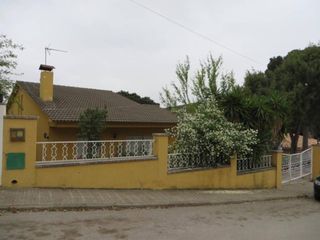 Haus  Calle pedraforca 34. Casa en venta en riells del fai can fabrera.