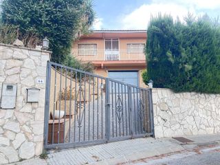 Maison à Avenida catalunya 66. Casa en vilanova del vallès.