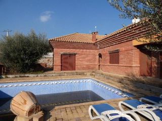 Doppelhaus in Calle enric borràs 1. Casa en venta caldes de montbui els saulons