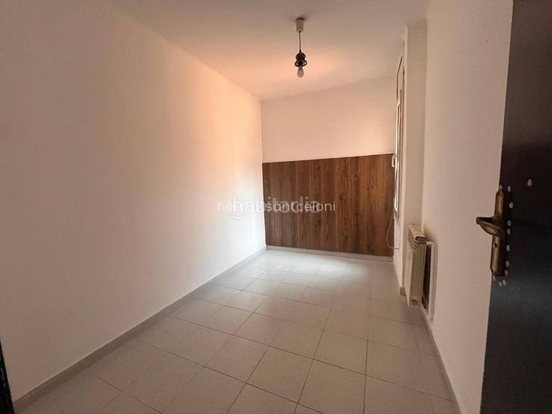 Foto b365703e-4159-463f-9ad5-12a3d500c738. Pis a Sant Celoni