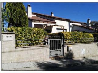Xalet a Doctor trueta 23. Casa ocupada en venta en sant pere de vilamajor