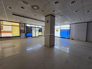 Local commercial à Vell de sant celoni 27. Local comercial en venta o alquiler en santa maria de palautorde
