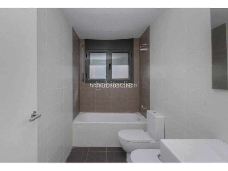 Foto 2aa66a75-7cb5-4941-8054-adffe31f839a. Appartamento in enric gayarre 21 in Roca del Vallès (La)