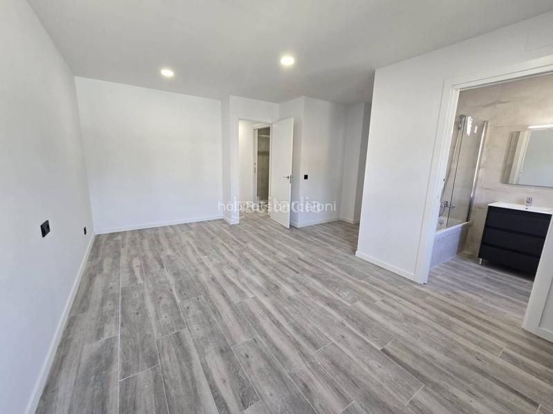 Foto 4e876784-cea4-4bc7-974b-099d80422b87. Casa adossada amb calefacció aparcament a Sant Celoni