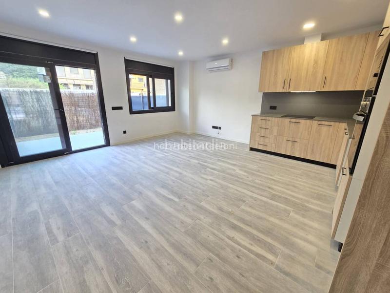 Foto 6a60a89d-b59d-4ea4-b603-242db7d72737. Casa adossada amb calefacció aparcament a Sant Celoni