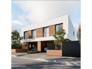 Casa en Sant Celoni. Adosada de obra nueva en construcción en sant celoni