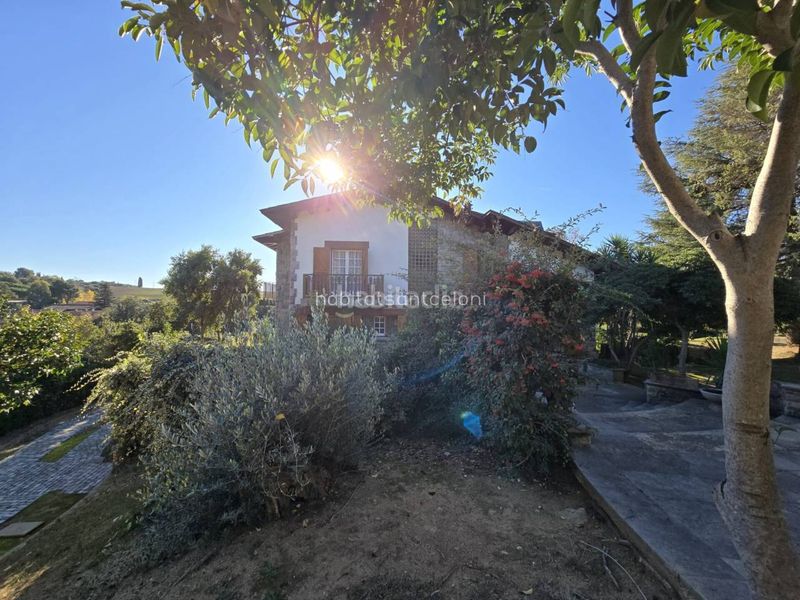 Foto 3bb31023-bc9b-42a1-98b0-f4f3c9c3cb58. Casa amb calefacció aparcament piscina a Franqueses del Vallès (Les)