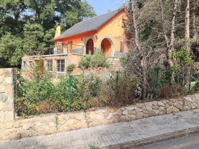 Foto 2b839a97-0653-482b-a8b5-814882a3b4e0. Casa a Vallgorguina