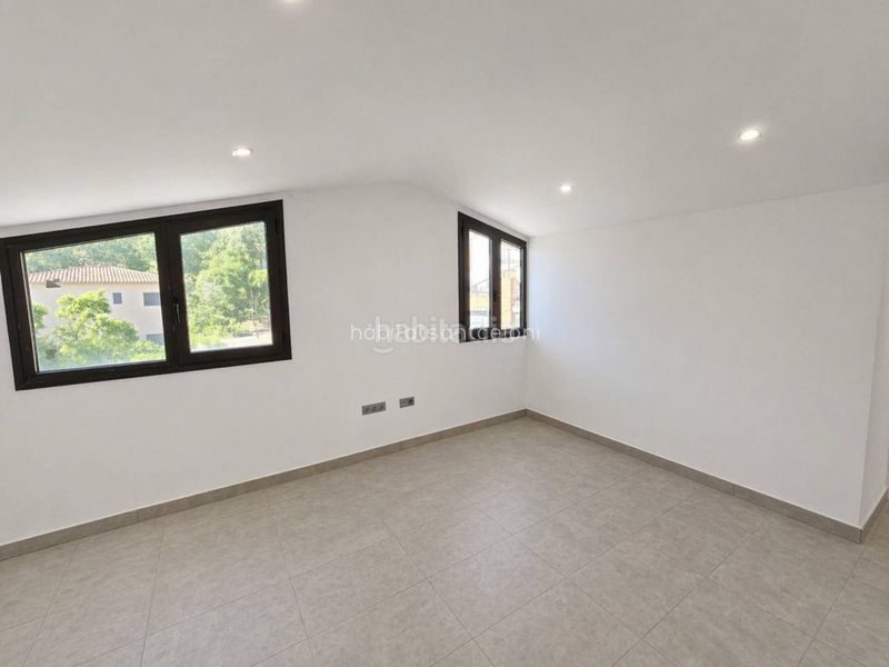 Foto 465c429f-7a22-44e3-9e87-2371a3b2772d. Casa adossada amb calefacció aparcament piscina a Campins