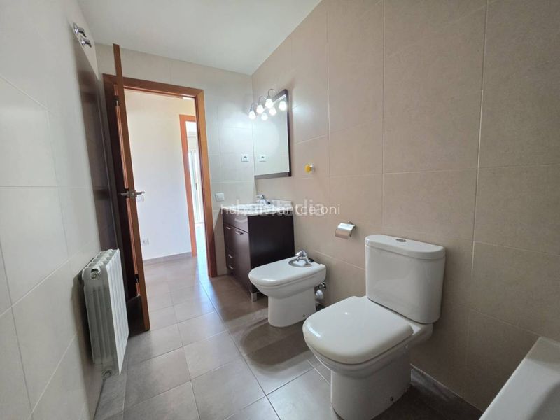 Foto d477ca9d-b6b6-4cc4-af5e-0aa2a9ea6a0e. Duplex con riscaldamento parcheggio in Sant Celoni