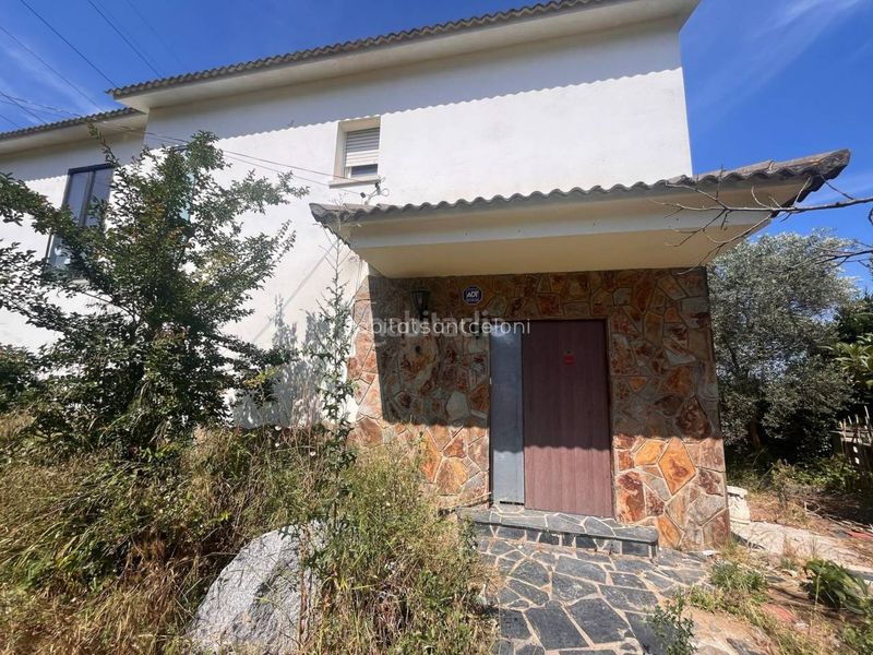 Foto a0c2b800-219d-4389-967b-c73521817e75. Casa a calle dàlia 14 a Santa Maria de Palautordera