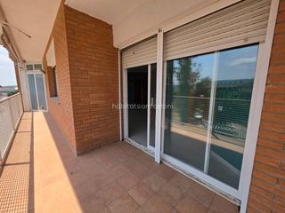 Flat in Calle torrent 7. Piso y parquing en venta en cardedeu