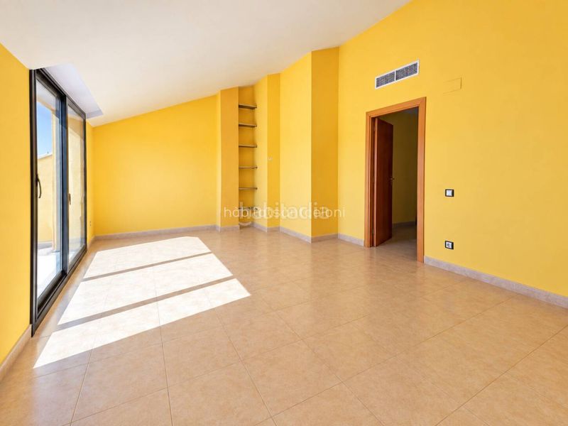Foto 0b93fcc8-6f63-44a7-b962-53b60b6986ef. Duplex avec piscine dans Riells i Viabrea
