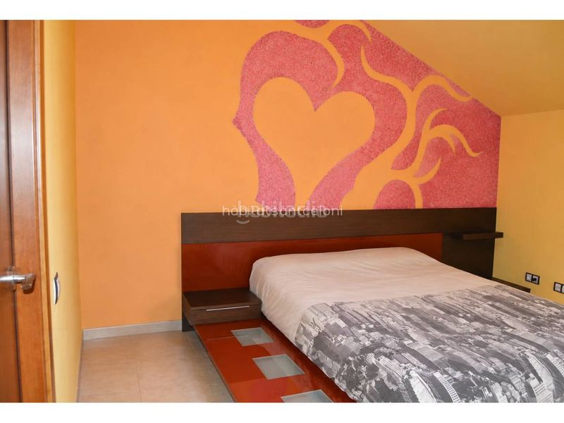 Foto 3ed42085-aa1f-4e6f-9e72-60bf89d2cf44. Duplex con piscina in Riells i Viabrea
