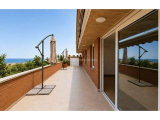 Alquiler Piso en Les Botigues de Sitges. Piso y garaje en alquiler en sitges