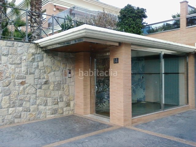 Foto 5a2b23f9-e84b-443a-b9bc-b0bf8806b160. Casa aparellada amb calefacció aparcament piscina a Salou