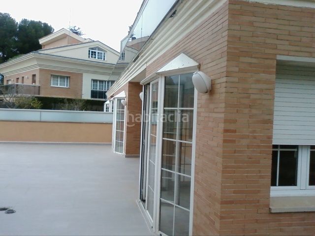 Foto 95e1980f-bf0d-4db7-b76e-64181e495258. Casa aparellada amb calefacció aparcament piscina a Salou