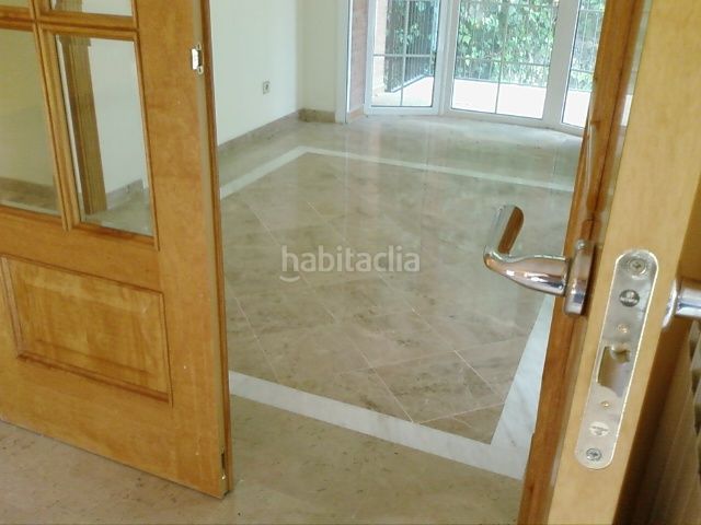 Foto a2ef8d95-e1cf-49ea-8457-8894036ad014. Casa aparellada amb calefacció aparcament piscina a Salou