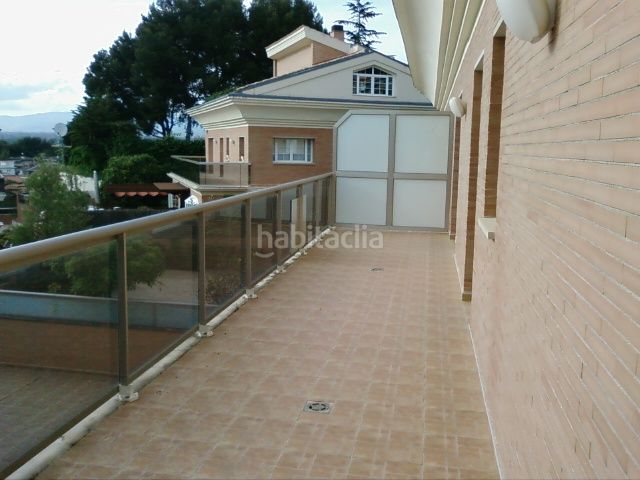 Foto d48744a8-665e-4633-8598-04dc43a204ff. Casa aparellada amb calefacció aparcament piscina a Salou