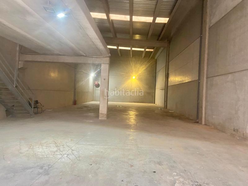 Foto 13bf8fbd-b0fe-4607-afc1-053156a44bb5. Fabrikhalle in Constantí