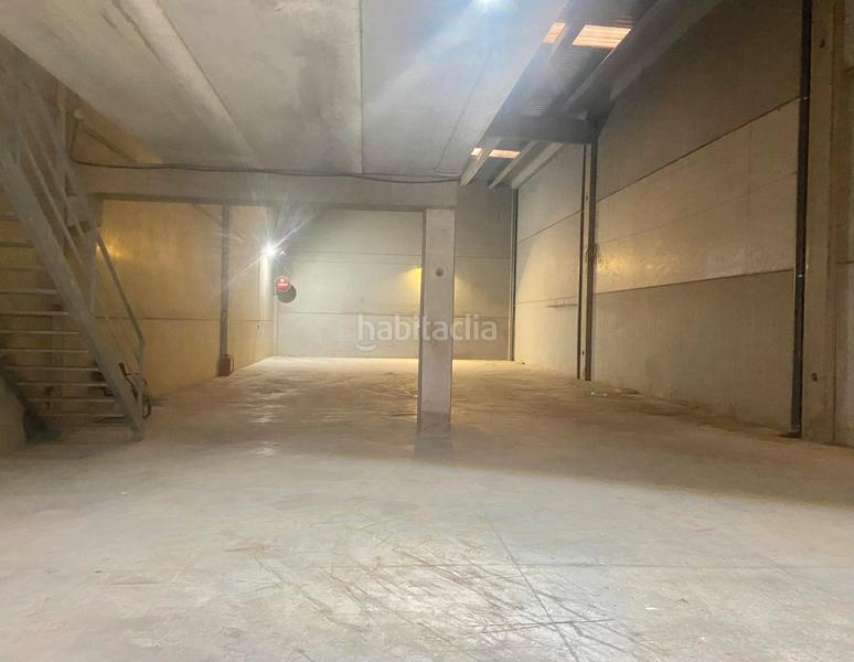 Foto 64d2a684-a435-42fb-a1fe-4e29d8561df0. Fabrikhalle in Constantí