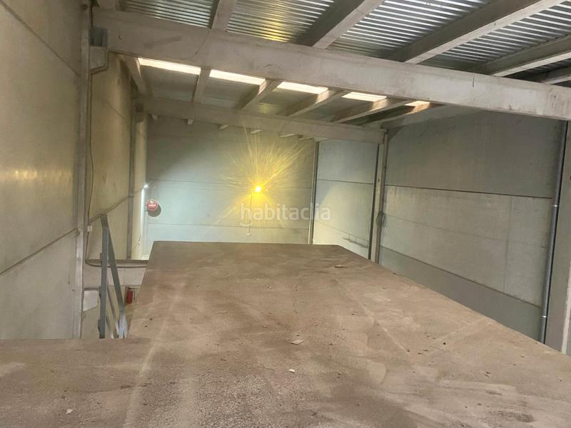 Foto 8d0b4b06-4fab-414c-82b1-721e09c7f499. Fabrikhalle in Constantí