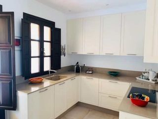 Location Appartement  Calle san francisco. Tu nuevo hogar cerca de todo lo que necesitas
