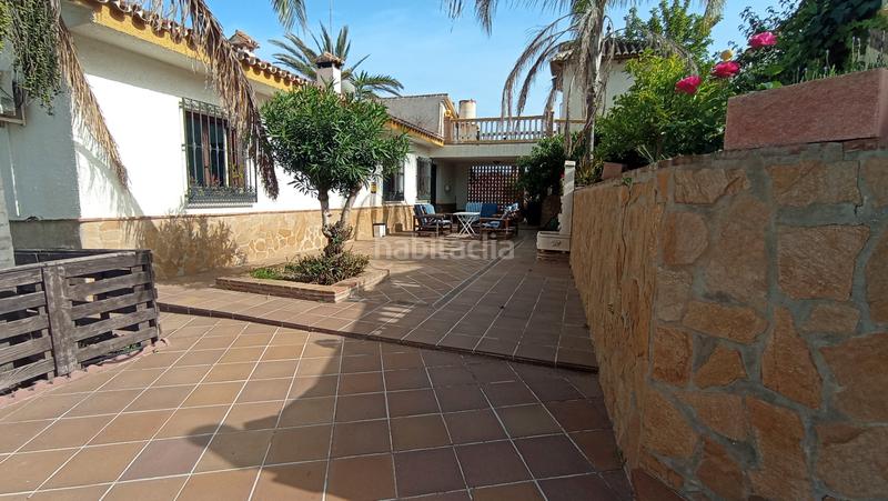 Foto afa9cfbd-1e73-4041-be5f-fde6ad63b34c. Chalet en calle la vega 4 chalet indp. en finca urbana junto al mar en Torre del Mar