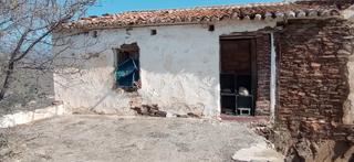 Masía en Diseminado el pago rio 1165. Venta de cortijo a reformar en el morche