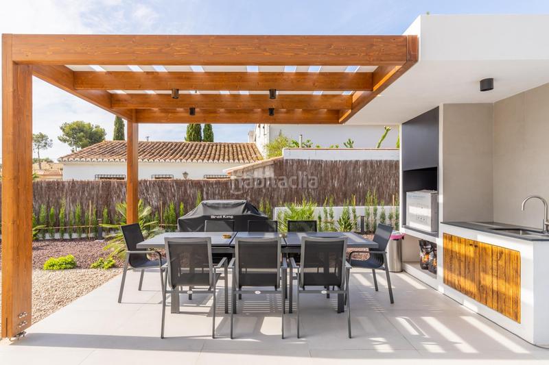 Foto 1ce2fd08-f3a3-4b9a-aec1-7d80cdfb0b45. Xalet amb aparcament piscina a Benissa pueblo Benissa