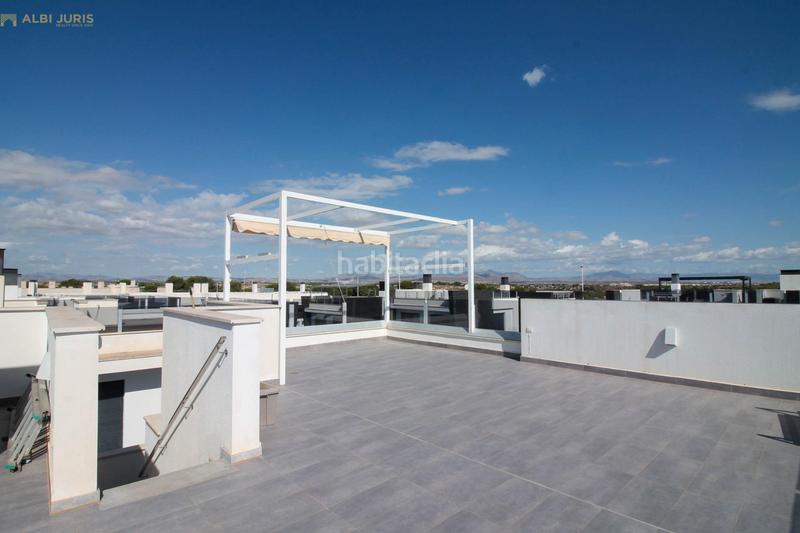 Foto 50cf59c6-2fa6-4f65-b8fc-e2de461f67ec. Chalet with parking in Monte y Mar Santa Pola
