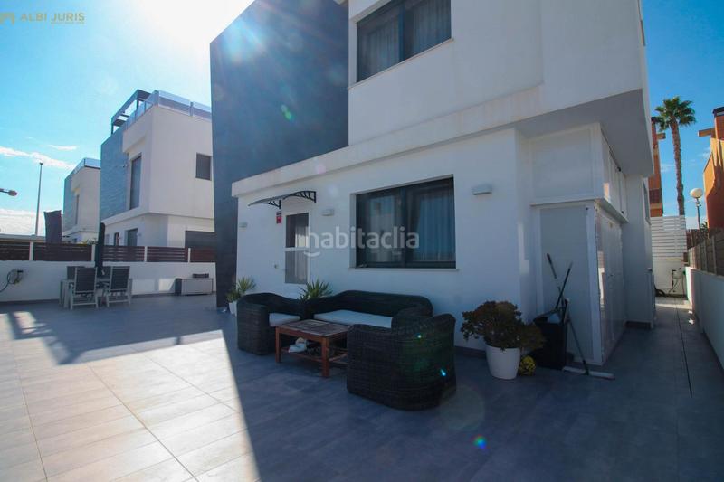 Foto ebcaf2af-534a-49c1-9a59-eb2c61d974e1. Chalet with parking in Monte y Mar Santa Pola