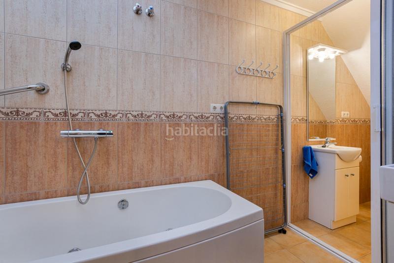 Foto 2ed0166d-7b99-49a5-bfa3-7ffea3e61be4. Casa adosada en Zona Carrefour - Urbanizaciones Torrevieja