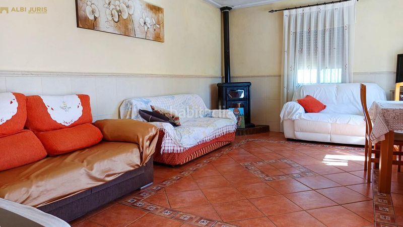 Foto 681bf111-58f6-4289-8769-56be35157d5c. Casa amb piscina a Albatera